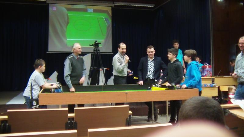 Robotika versenyek az NJSZT támogatásával - Montréal