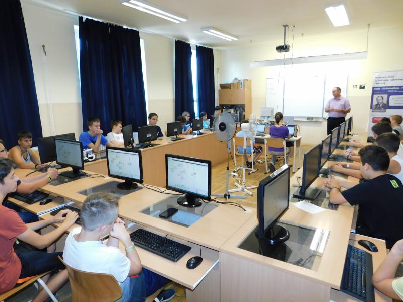 Gyereksereg Debrecenben – tábori kaland az NJSZT-vel