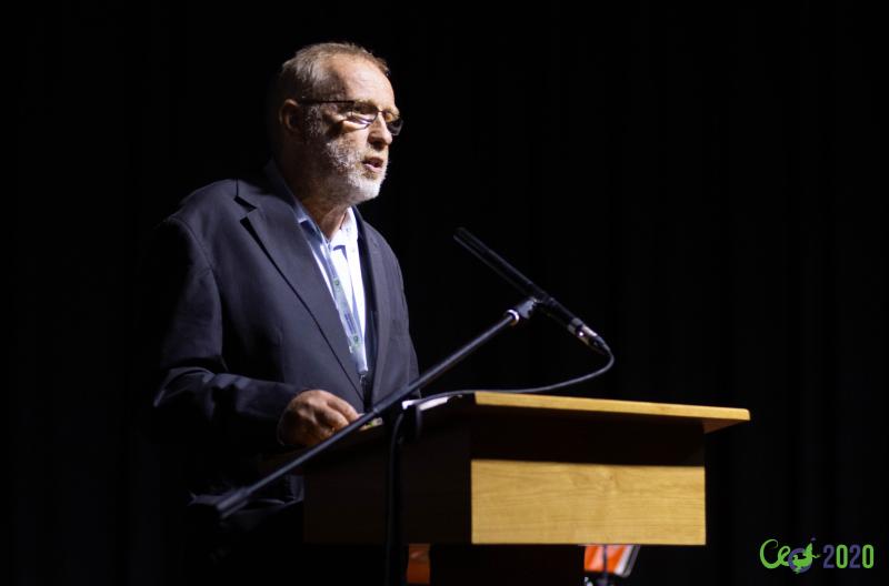 Dr. Beck György, a Neumann Társaság elnöke a CEOI2020 megnyitóján. Fotó: http://ceoi2020.inf.elte.hu/2020/08/25/moments-of-ceoi-2020-the-opening-ceremony/