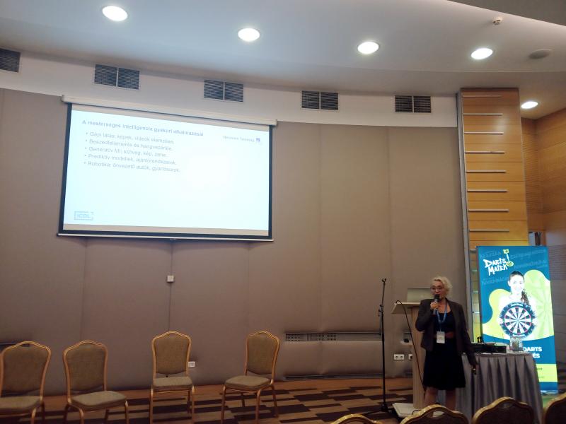 Rákosi Szilvia előad a XXVII. Országos Közoktatási és Szakképzési Szakértői Konferencián