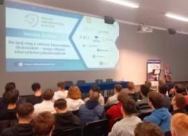 Jelenleg is zajlik Szegeden a Neumann Társaság és a Magyar Kiberbiztonsági Klaszter konferenciája