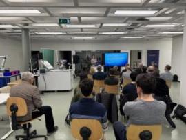 „A gyerekek azt gondolják, jobban értenek hozzá, mint a szülők”