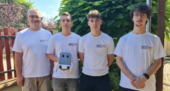Két keréken táncoló robotok: Dél-Koreába indul hódító útra a magyar diákcsapat!
